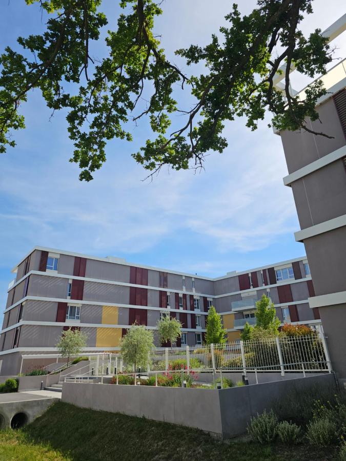 Lakeside Provence - Appartement 4 Etoiles Face Au Lac De Monteux Bagian luar foto
