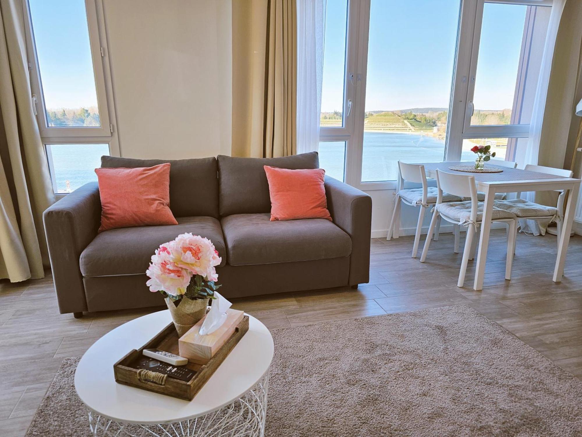 Lakeside Provence - Appartement 4 Etoiles Face Au Lac De Monteux Bagian luar foto