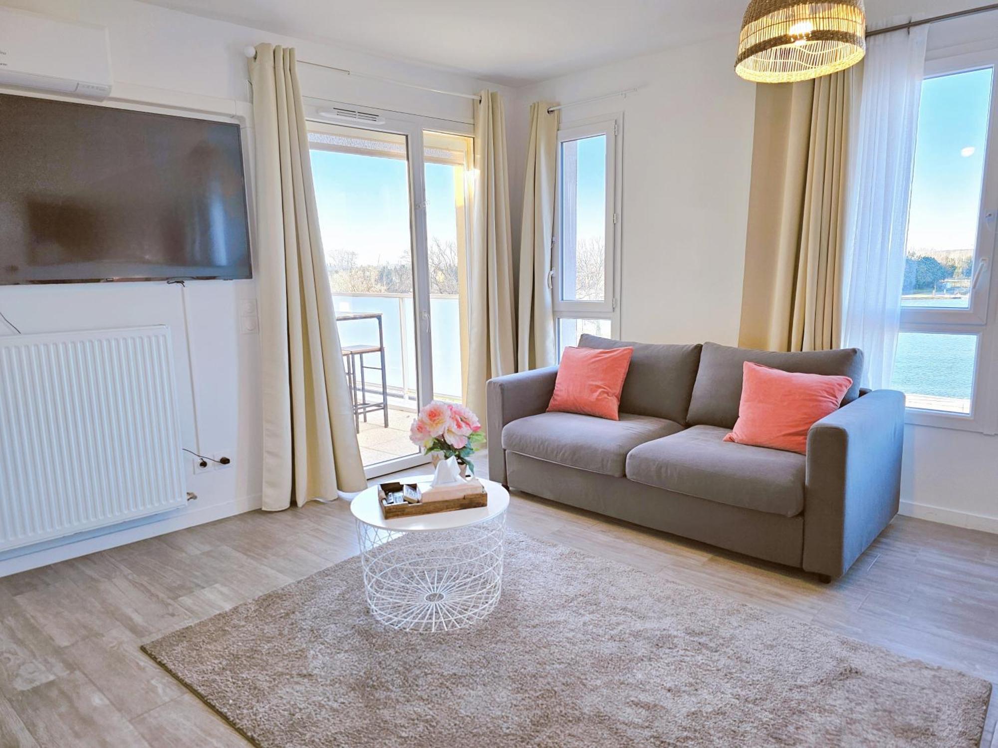 Lakeside Provence - Appartement 4 Etoiles Face Au Lac De Monteux Bagian luar foto