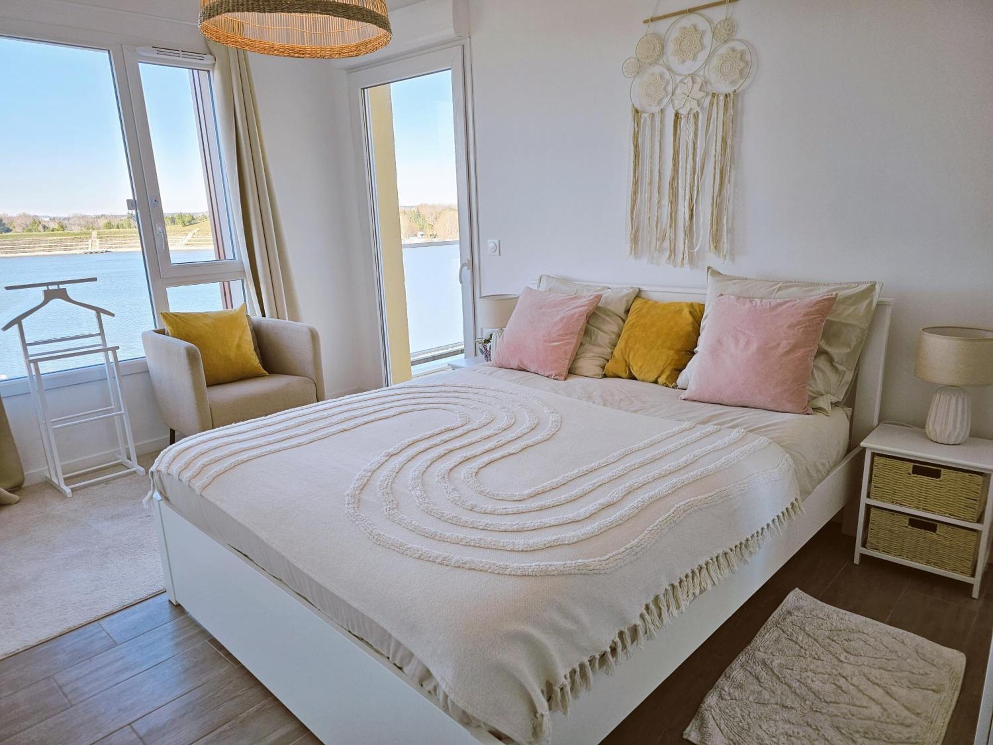 Lakeside Provence - Appartement 4 Etoiles Face Au Lac De Monteux Bagian luar foto