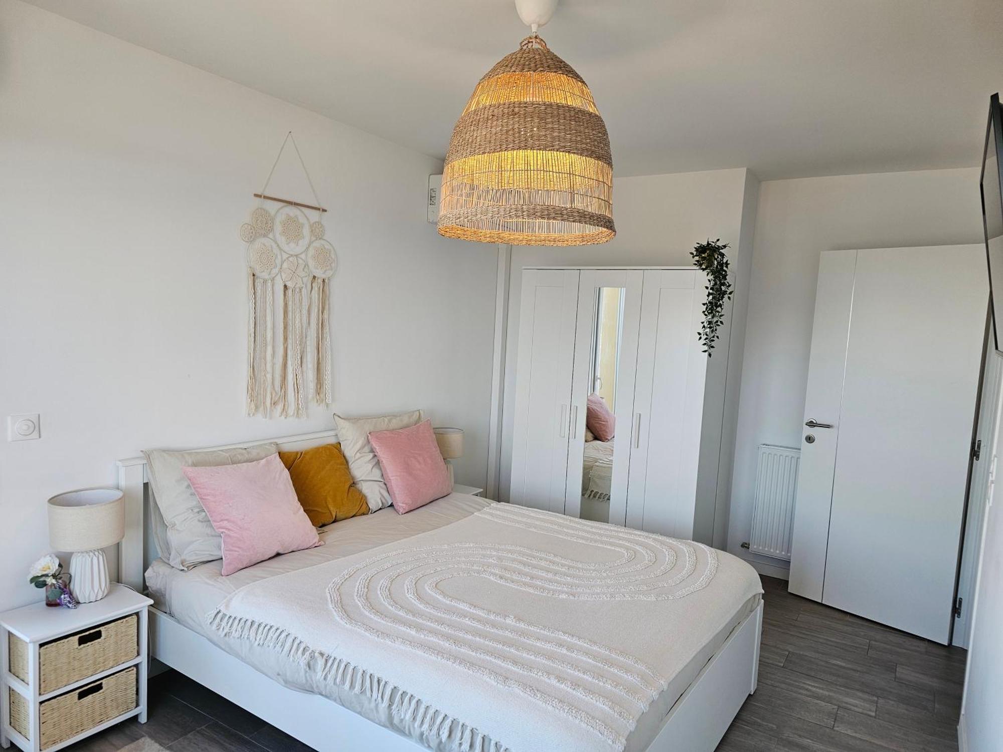 Lakeside Provence - Appartement 4 Etoiles Face Au Lac De Monteux Bagian luar foto